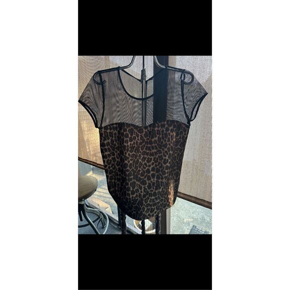 BEBE animal, print top with mesh-backing, unique top Lg, sexy runs small see pic - Picture 1 of 12